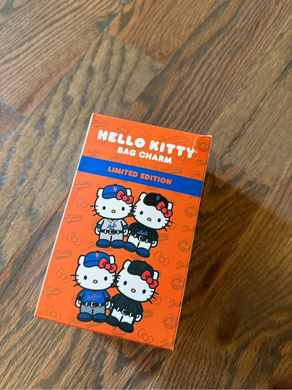 NWT Hello Kitty Mets Keychain